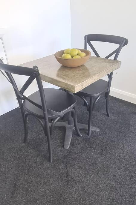 Apartment 1 - Haddin Court - Executive One Bedroom Blenheim Exteriör bild