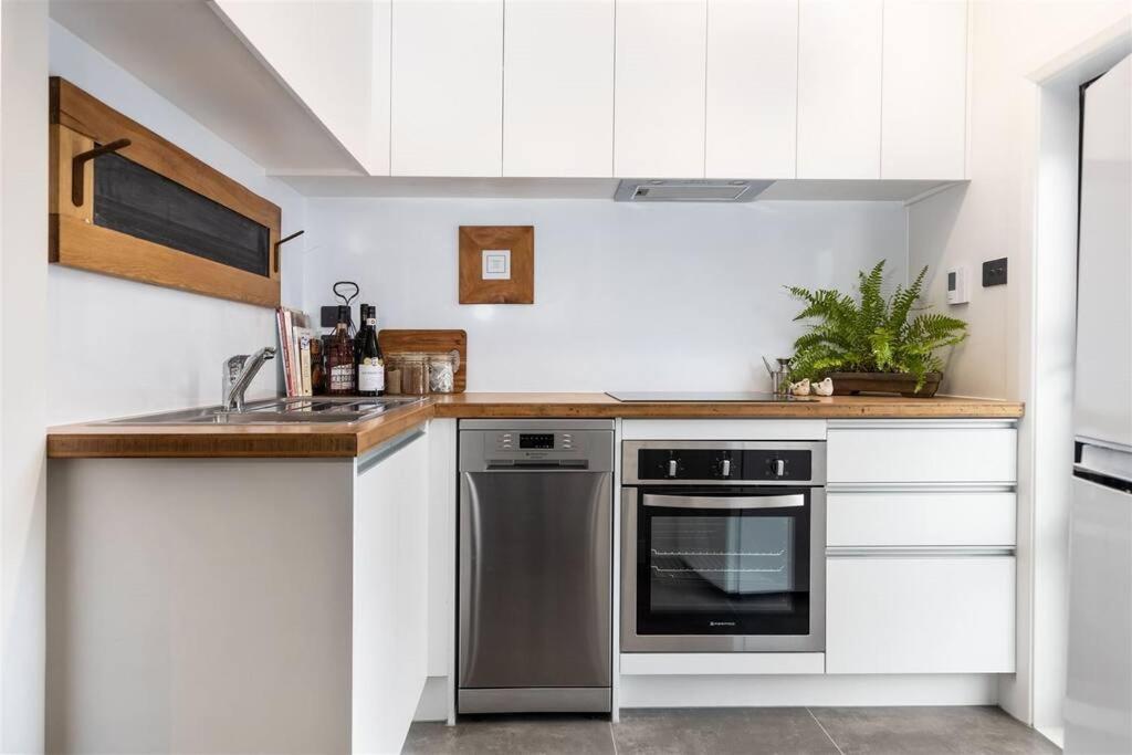Apartment 1 - Haddin Court - Executive One Bedroom Blenheim Exteriör bild